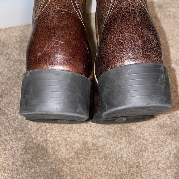 Ariat cowboy boots - Picture 3 of 8